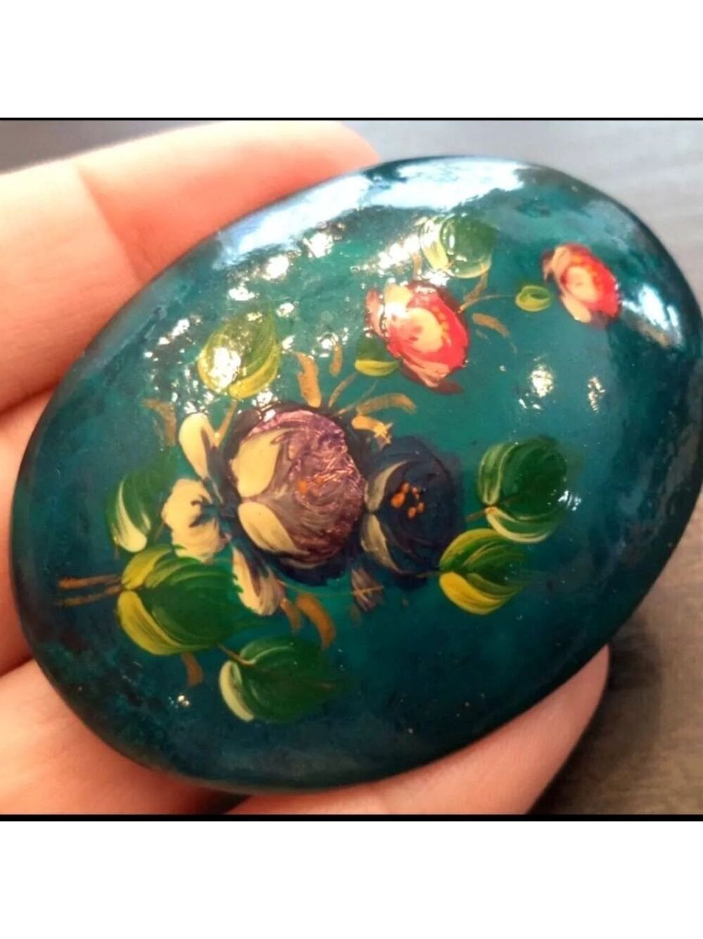 VINTAGE ESTATE SIGNED LACQUERED FLOWER 2 1/8" BROOCH RUSSIAN?